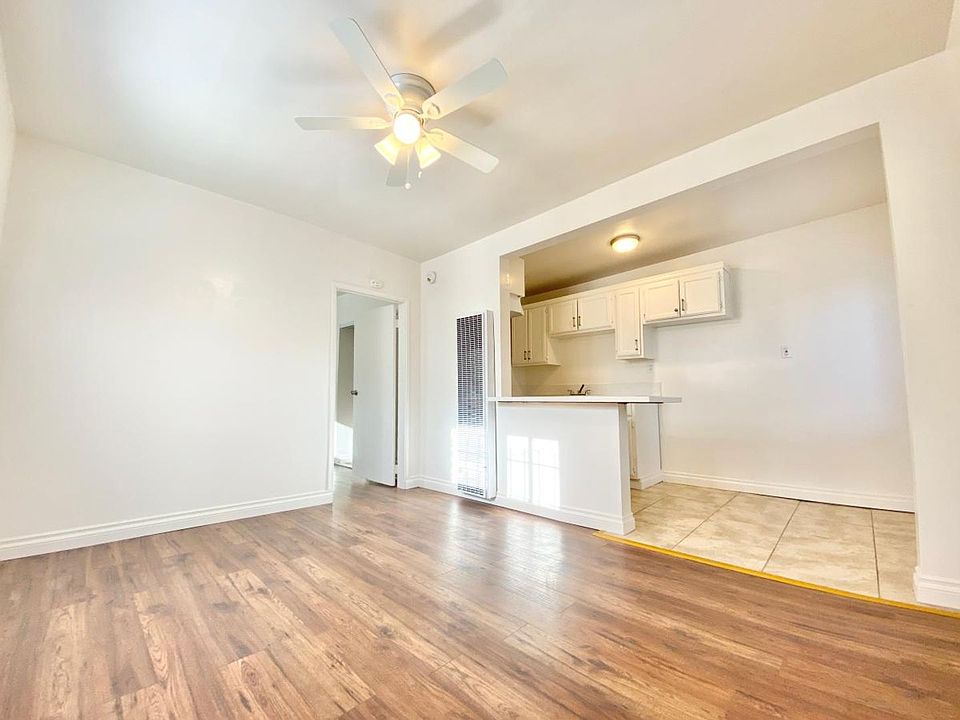 1st image of 707 W 70th St #705