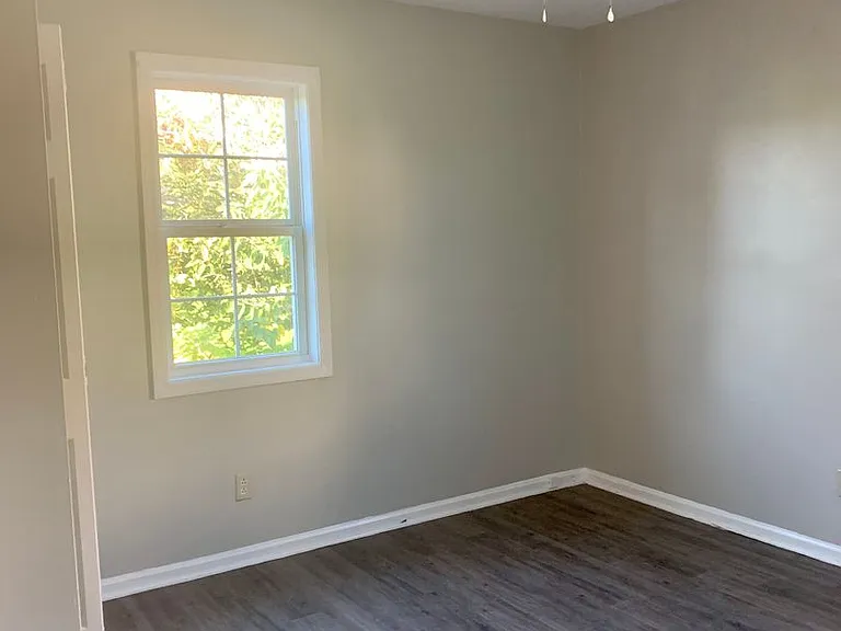 1202 Bay St — Photo 2
