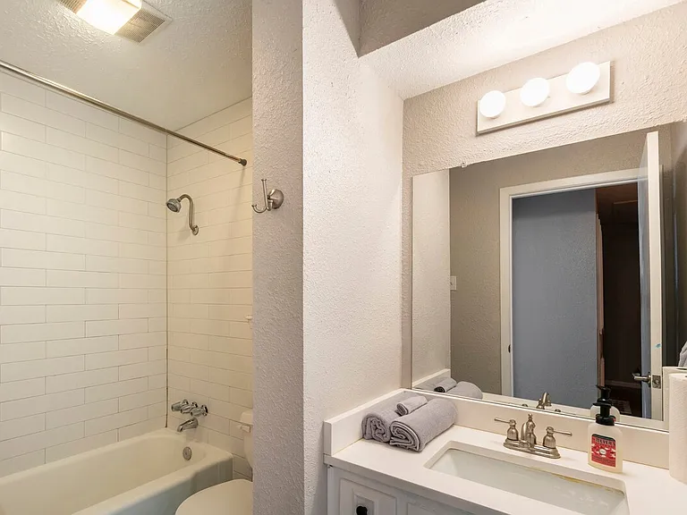 1711 Deerfield Dr — Photo 50