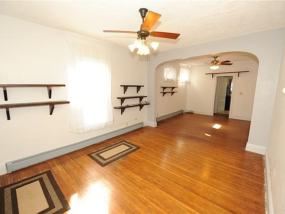 3rd image of 21 Koch St