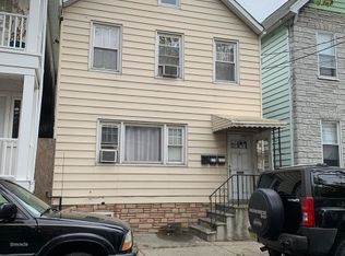 28 Vincent St, Newark, NJ 07105