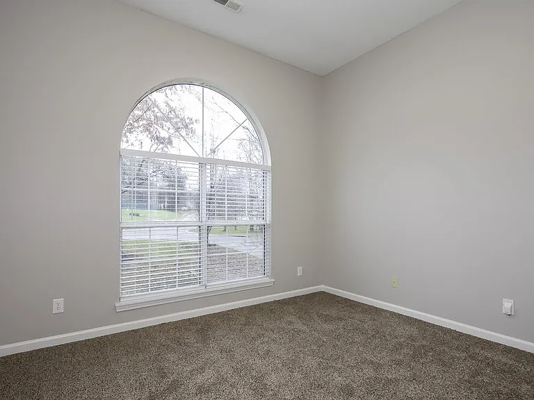13201 Peacock Ln — Photo 12