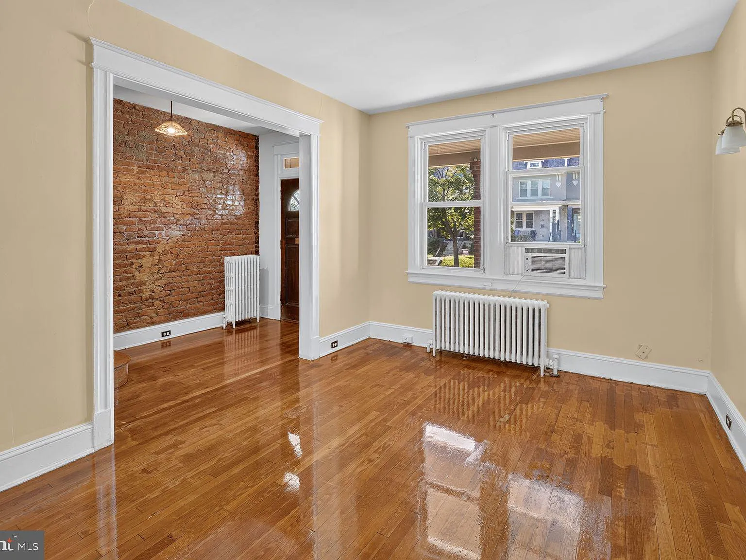 3 bed, 1.5 bath, 1487 sqft, $2,850 — Photo 4