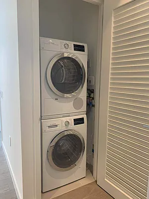 Rented by Lin Pan Realty Group LLC | media 19