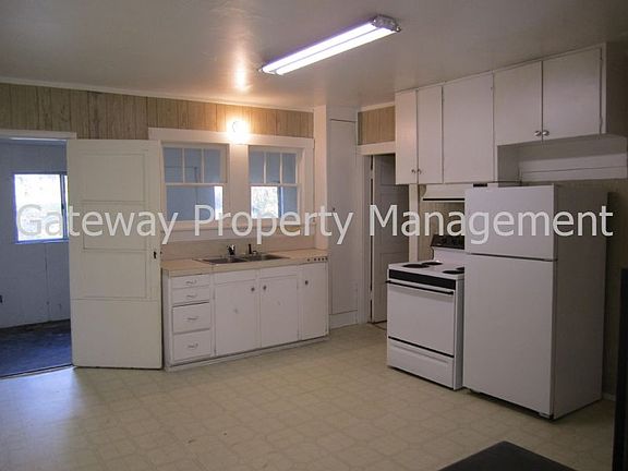 5th image of 311 Oak St