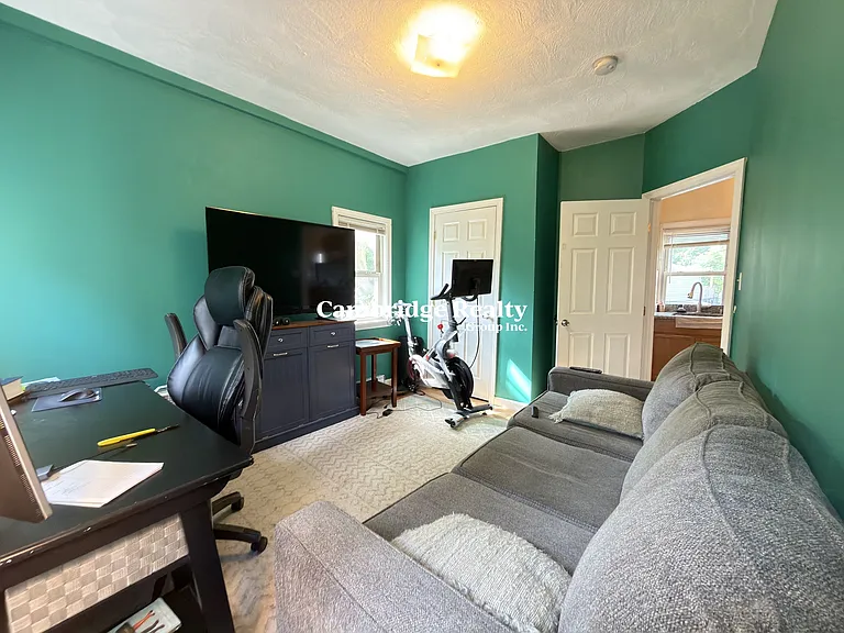 1105 Cambridge St #1B — Photo 7