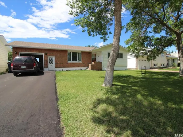 595 9th STREET W, Shaunavon, SK S0N 2M0