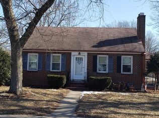 403 Avenue C, Rock Falls, IL 61071
