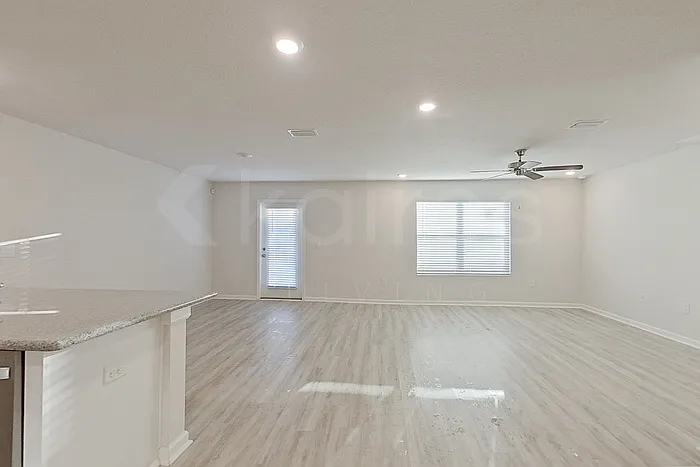 261 Monarch Ln — Photo 2