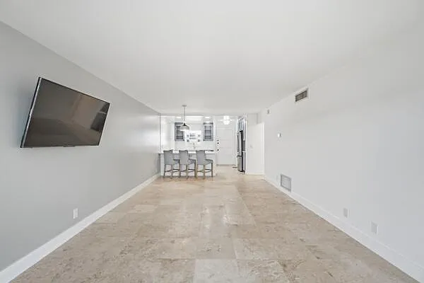 308 Golfview Rd #Penthouse 03 — Photo 8