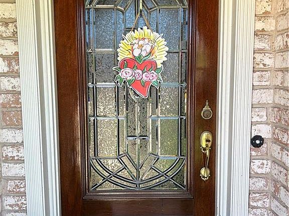 2nd image of 3932 Peoples St