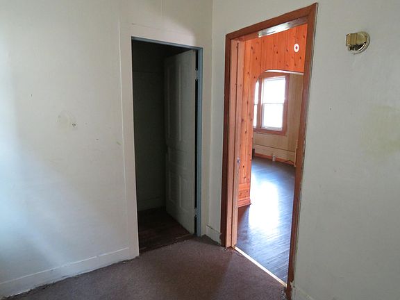 5th image of 144 Ashley St #1