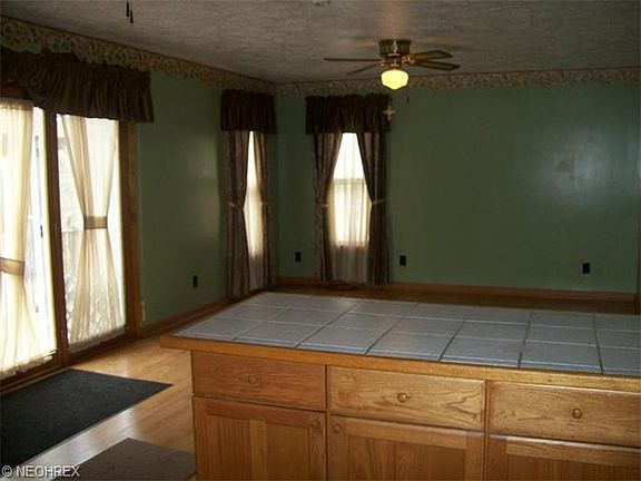 3rd image of 4713 Church St