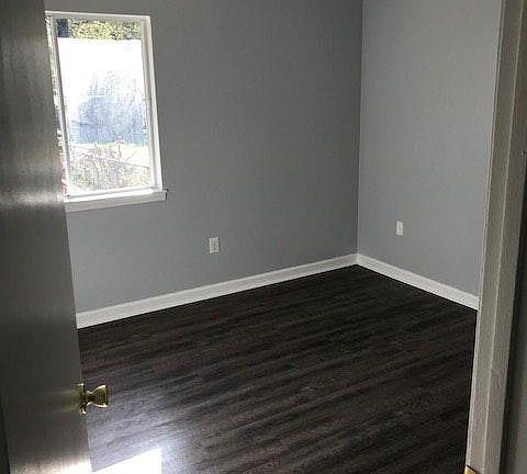 4th image of 1716 18th St SE