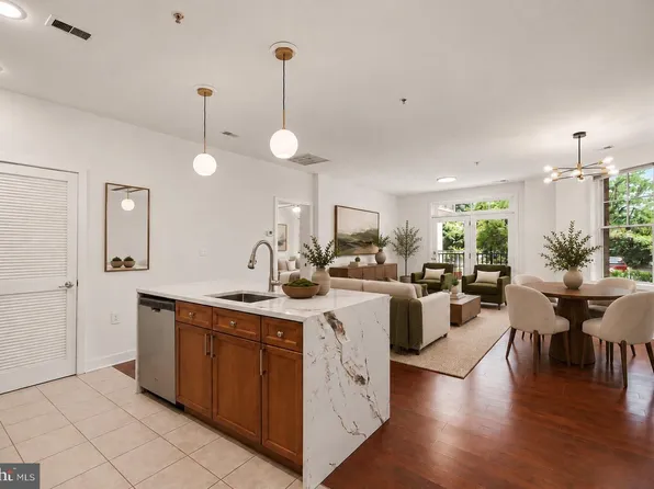 181 E Reed Ave APT 201, Alexandria, VA 22305