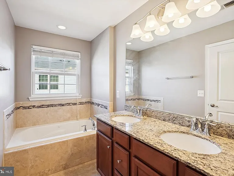 7106 Santa Cruz Pl — Photo 18