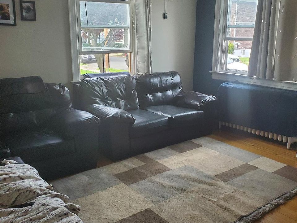 1st image of 468 Hoyt Ave Floor 1