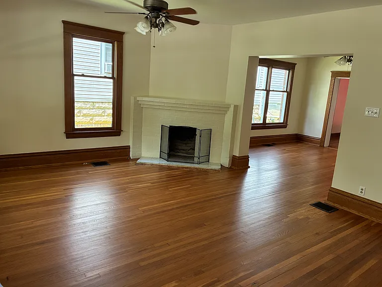 54 Morris Ave — Photo 9