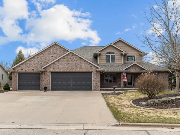 114 Shalimar Ct, Combined Locks, WI 54113