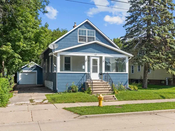 726 W 10th Ave, Oshkosh, WI 54902