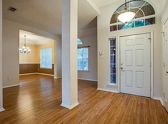 2nd image of 633 Stretford Ln
