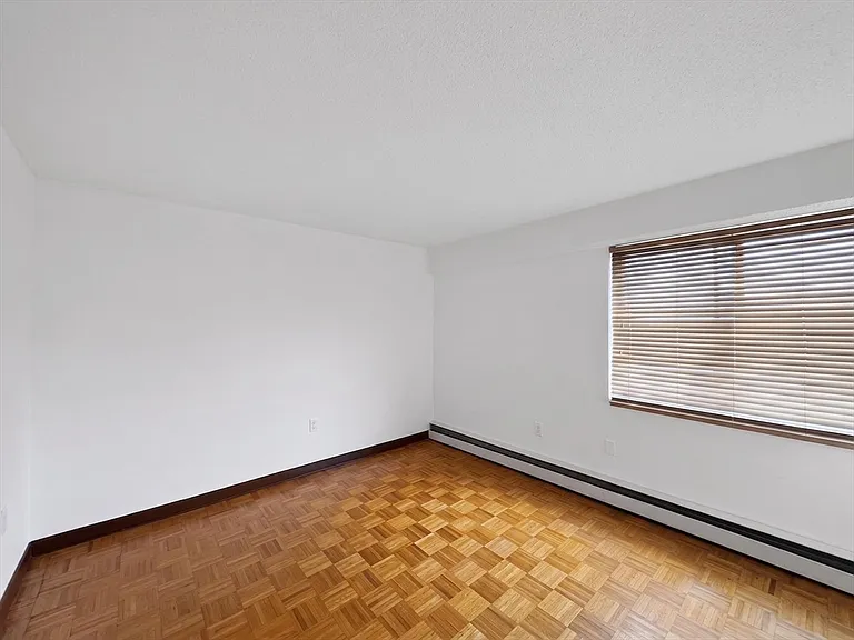 1025 Hancock St #8C — Photo 12