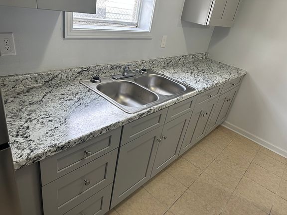 4th image of 1017 Pailet Ave APT 2
