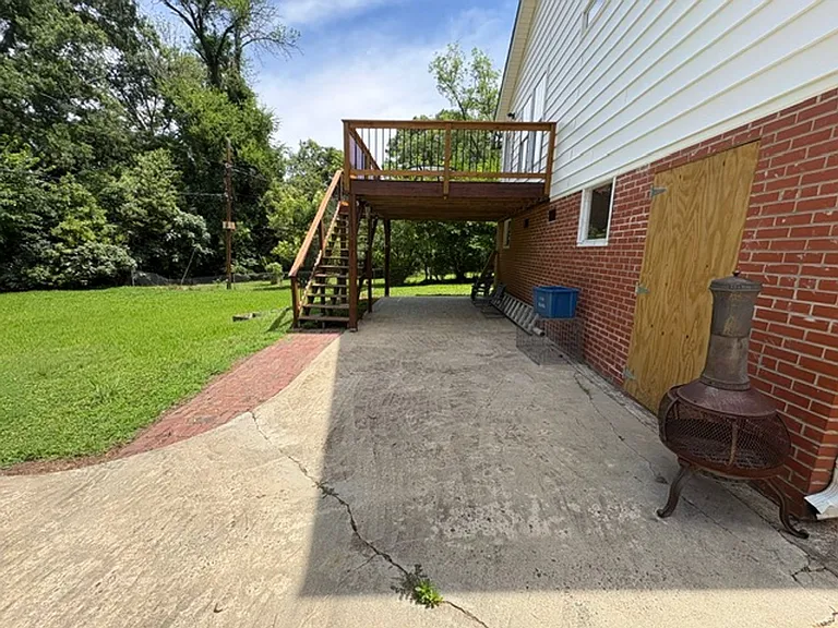 435 Pickens Ct — Photo 14