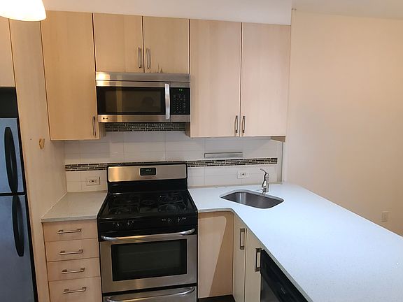 5th image of 422A 4th Ave #2