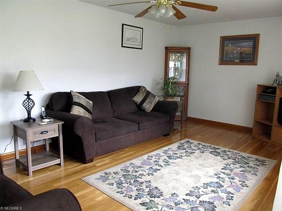 4th image of 117 Schilling St