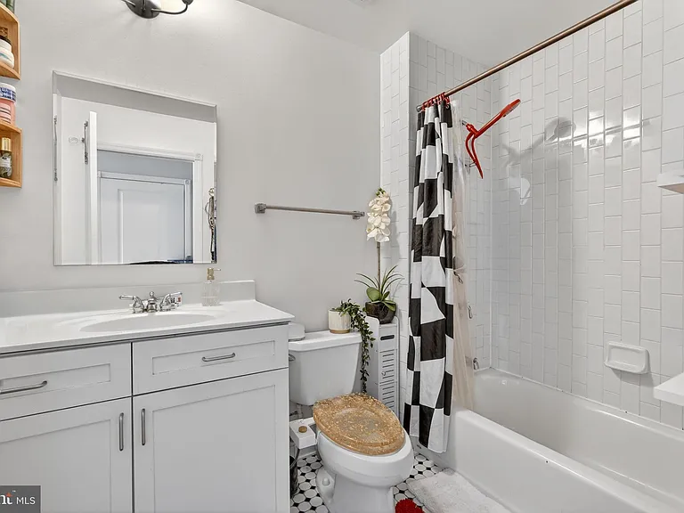 401 13th St NE #311 — Photo 40