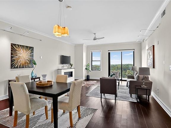 5th image of 2233 Peachtree Rd #1202