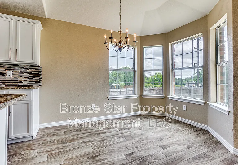 722 Seneca Dr — Photo 7