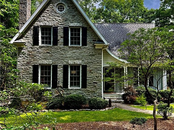 4th image of 21 Maple Leaf Lane