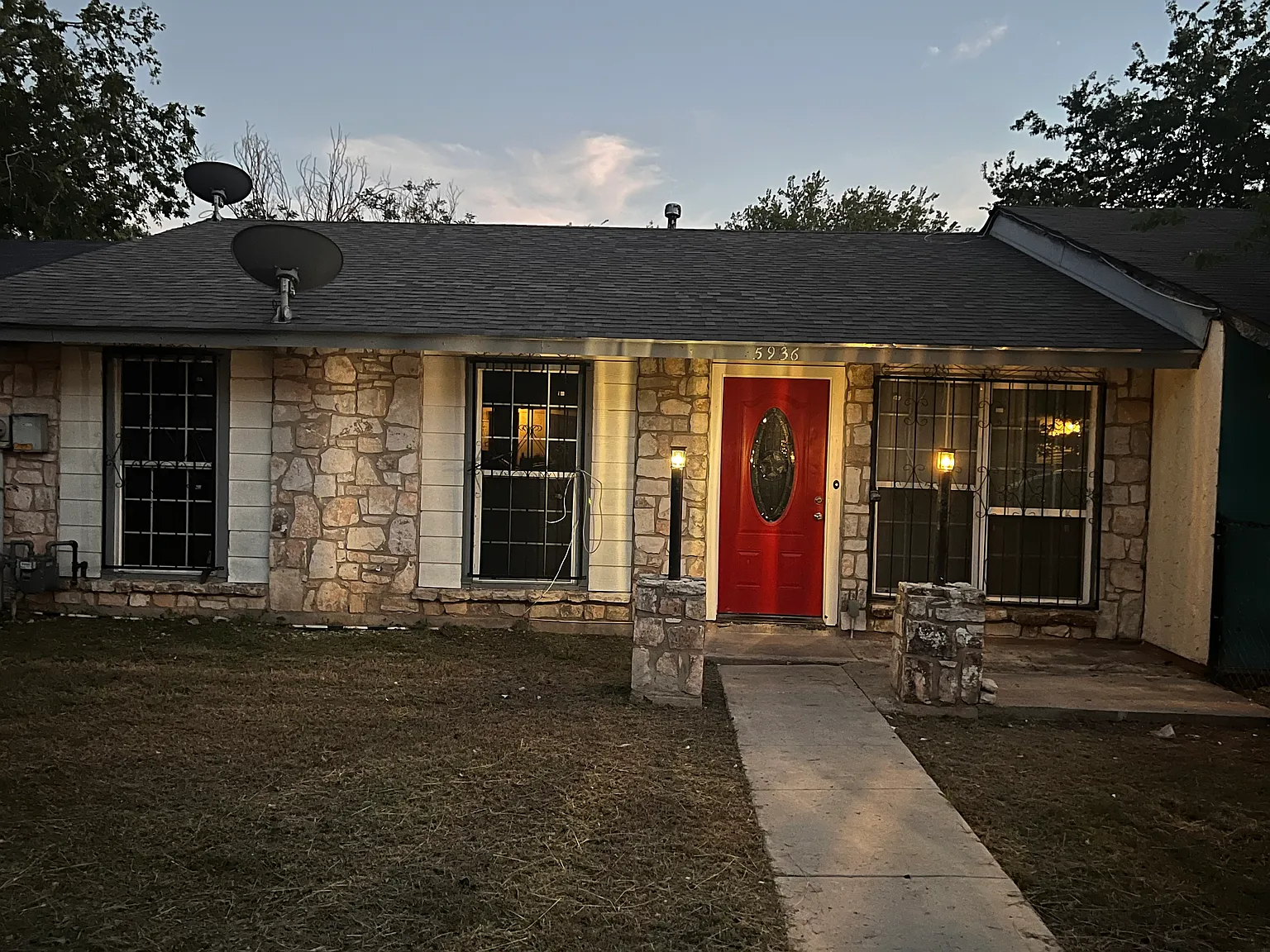 5 bed, 976 sqft, $1,500 — Photo 2