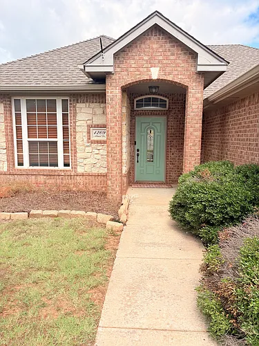 1209 Alma Dr Photo 1
