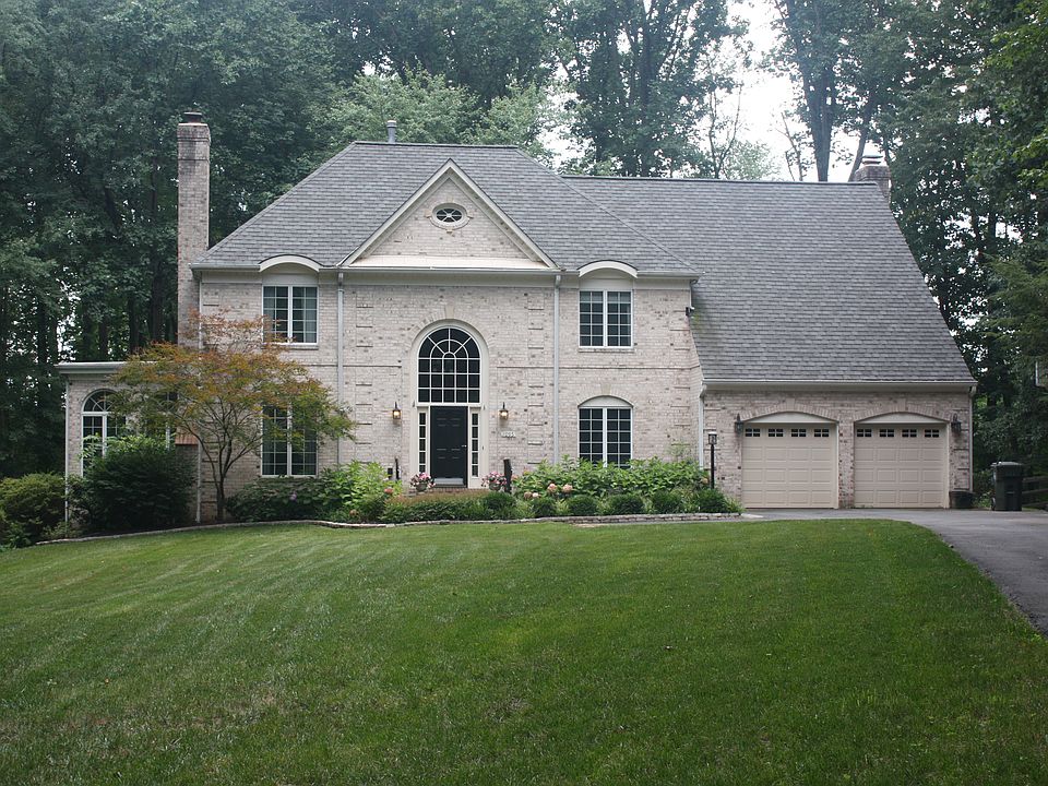 1st image of 1095 McCue Ct