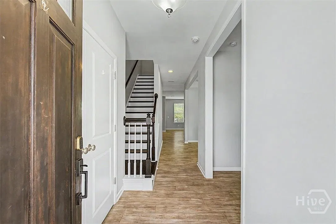 4 bed, 2.5 bath, 3173 sqft, $2,750 — Photo 2