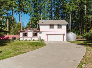 70 Tahuyeh Dr W, Bremerton, WA 98312