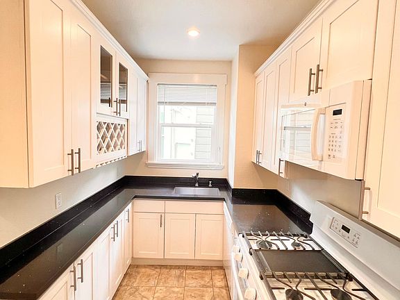 5th image of 700 Steiner St APT 205