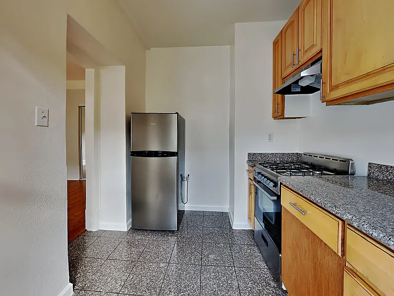 146 McAllister St — Photo 39