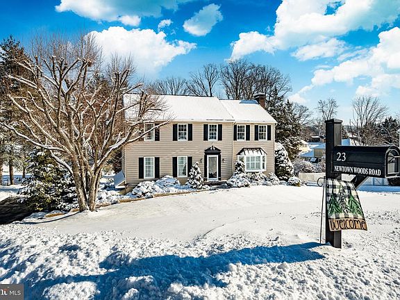 3rd image of 23 Newtown Woods Rd