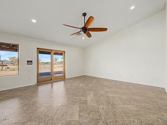 4th image of 33399 N KAREN Lane