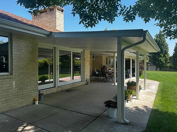 4th image of 2220 CEDARBERRY LN.