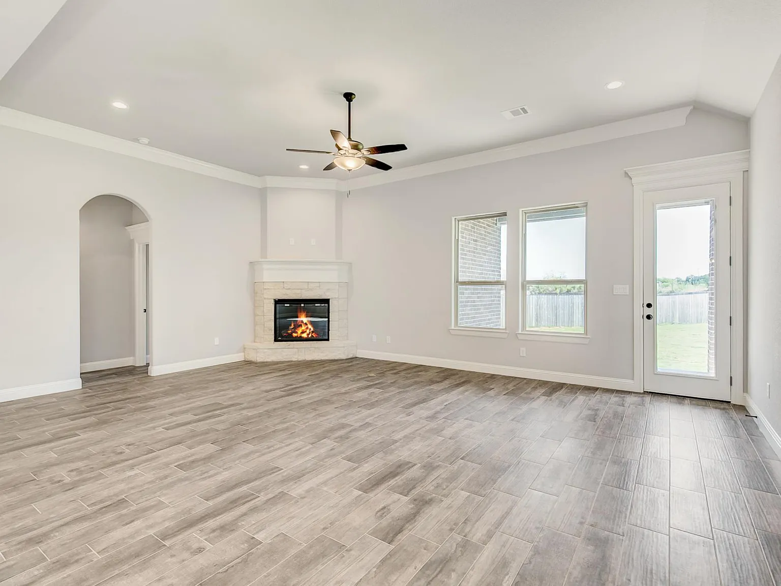3 bed, 2180 sqft, $2,500 — Photo 4