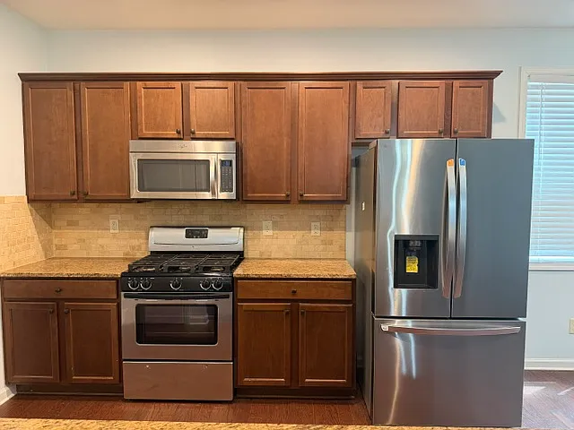 438 Privet Cir — Photo 5