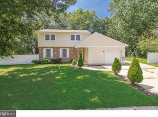 5 Loretta Blvd, Sicklerville, NJ 08081