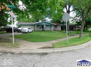 2 Rutledge Dr, Terre Haute, IN 47803