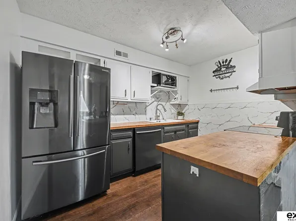 12025 Pierce Plz APT 324, Omaha, NE 68144