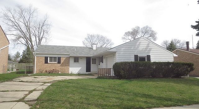 1st image of 122 Windsor Ln